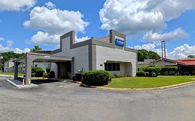 Travelodge By Wyndham Forsyth